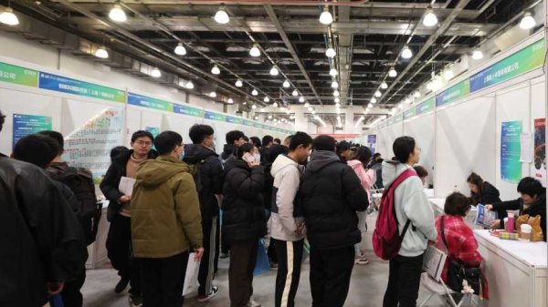 配资门户网官网 我国出台17条举措促进青年就业创业
